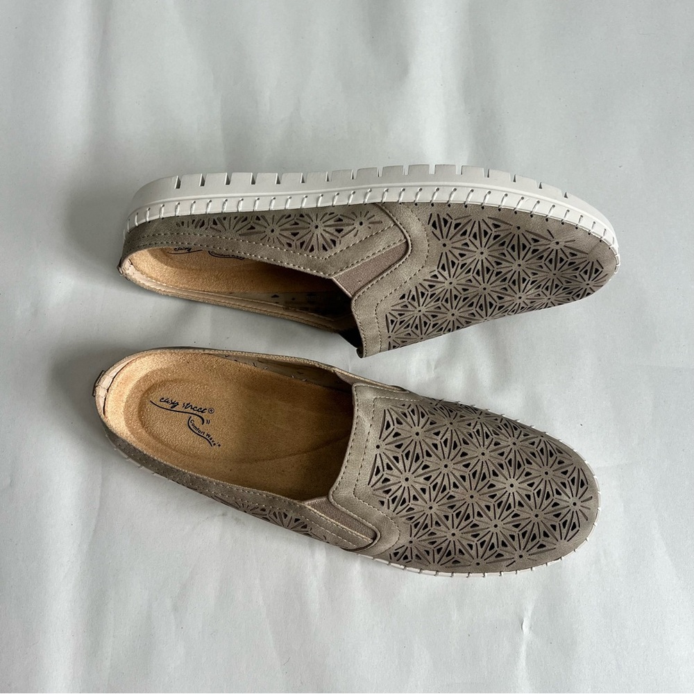 Easy Street Adore Comfort Mules Size 9.5 Slip-On Cutout Lightweight Flats